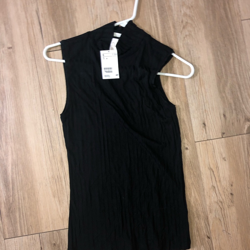 H&M Ribbed Mock Neck Tank